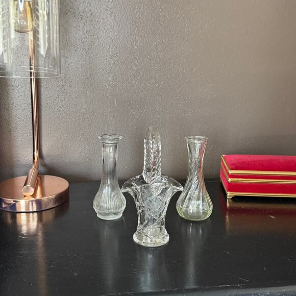 Vintage Clear Bud Vases size 6" Glass basket and Two bud vases - Picture 1 of 5